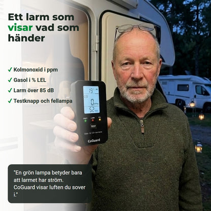 Göran håller CoGuard med displayen mot kameran